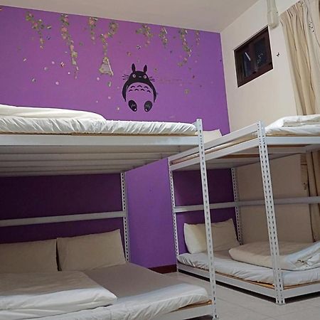 Hostel Feng Chia House Taizhong Zewnętrze zdjęcie