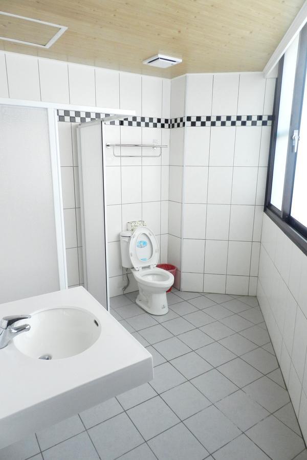 Hostel Feng Chia House Taizhong Zewnętrze zdjęcie