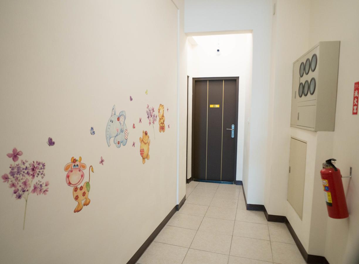 Hostel Feng Chia House Taizhong Zewnętrze zdjęcie