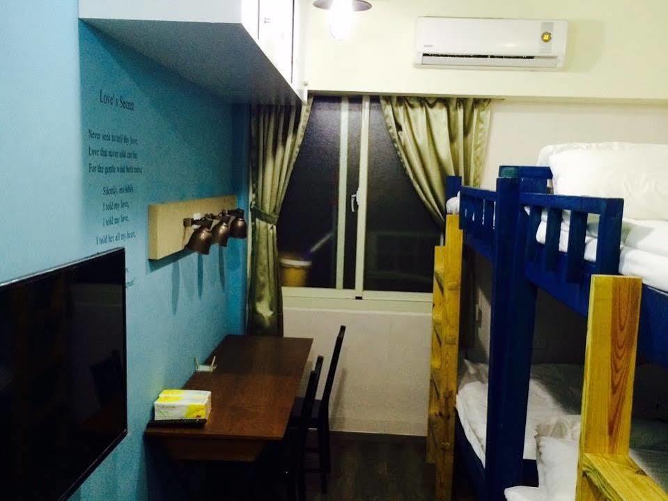 Hostel Feng Chia House Taizhong Zewnętrze zdjęcie